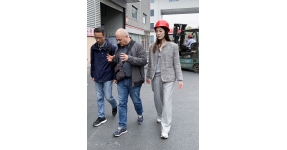 【聚焦】俄羅斯客戶到偉業不銹鋼參觀考察